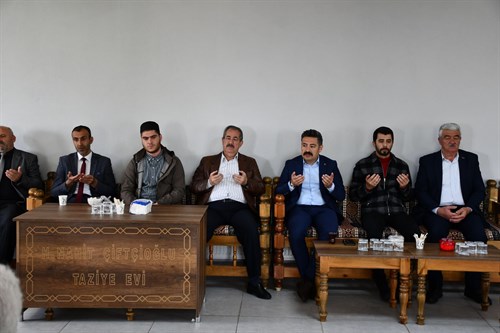 Kaymakamımız Sayın Nurhalil ÖZÇELİK, TURAN ailesine taziye ziyaretinde bulundu.